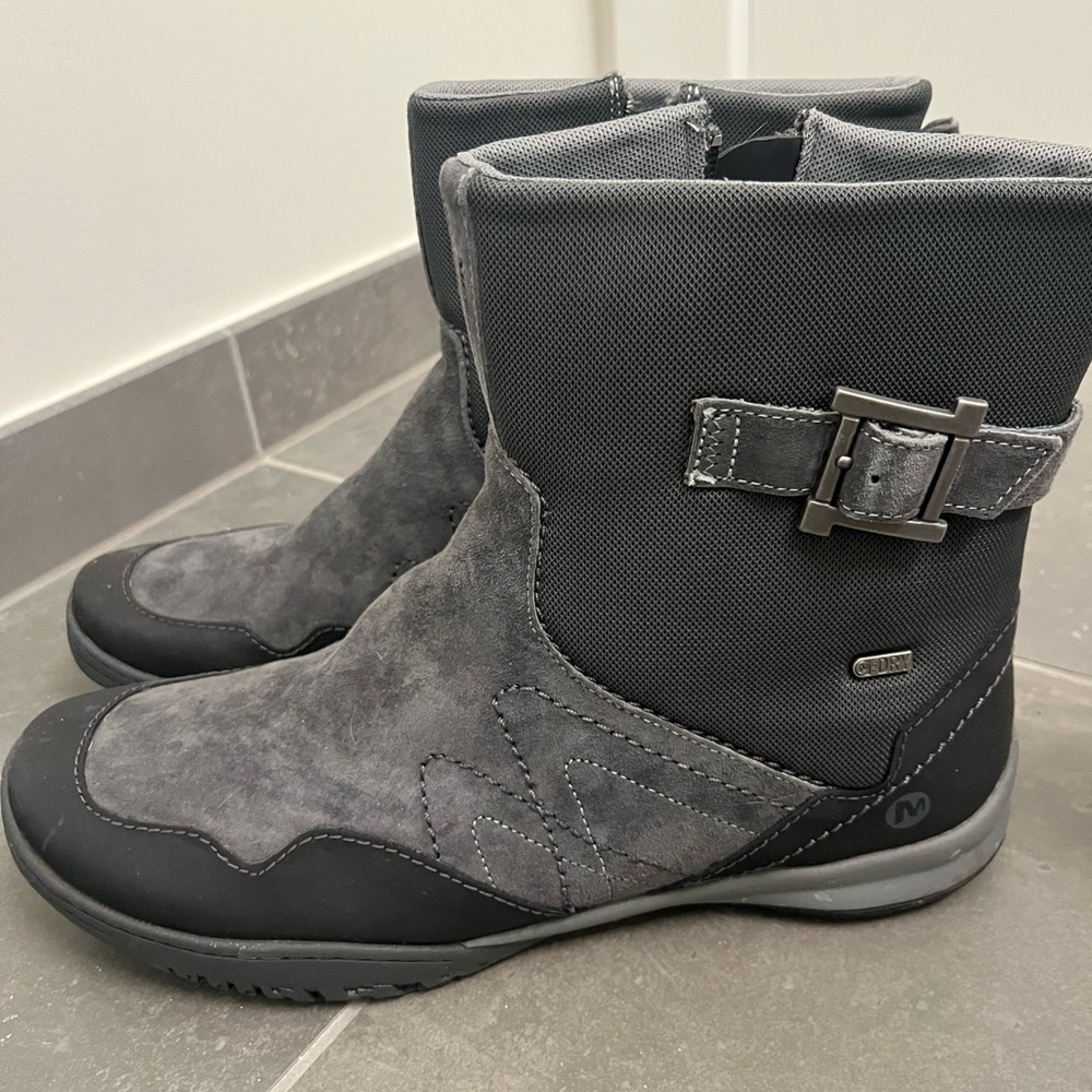 Merrell Women's Charcoal and Black Winter Boots